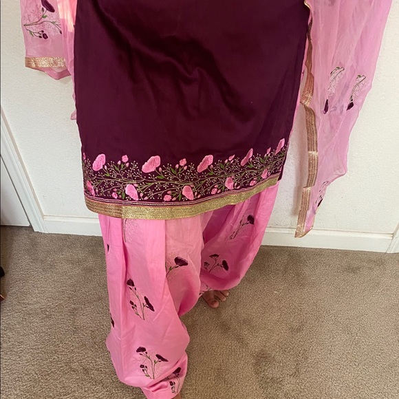 Indian/ Punjabi salwar suit - Picture 8 of 9
